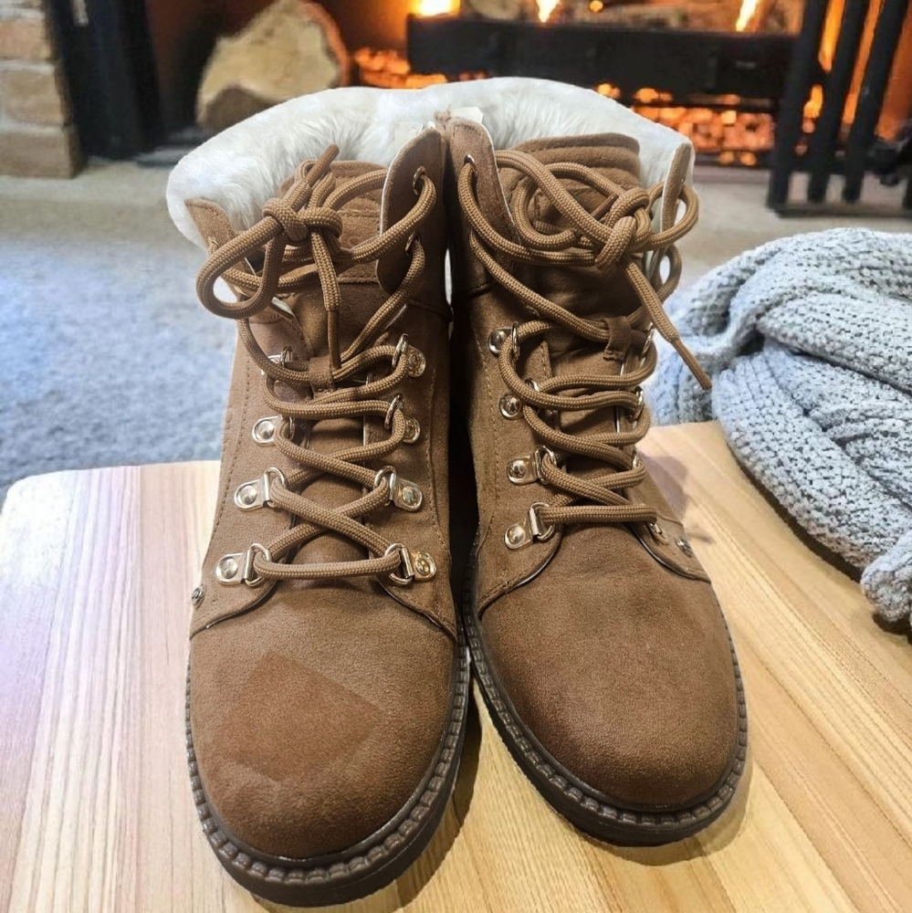 Cozy Brown Winter Guess Boots